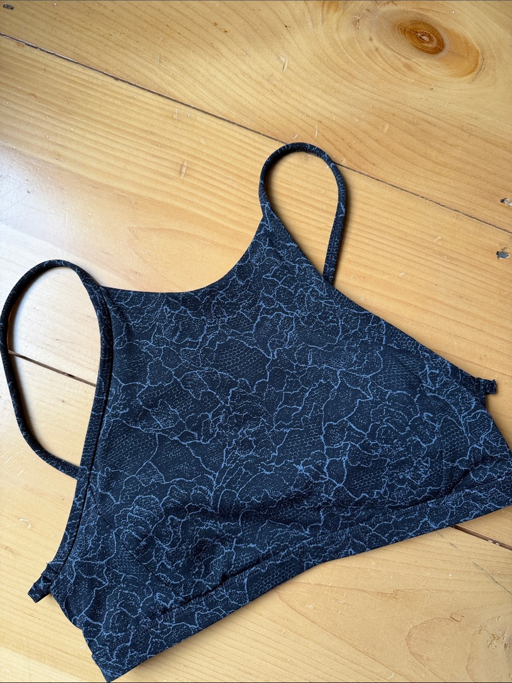 Lululemon High-Neck Strappy Sports Bra
